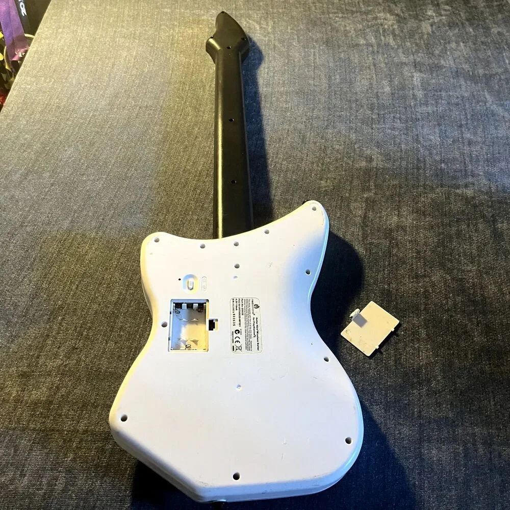 Red Octane Guitar Hero Wireless Guitar PS2 95025 Parts only Not working as is